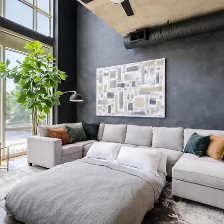 Obsidian 20ft Glass Sauna & Free Parking Apartment *