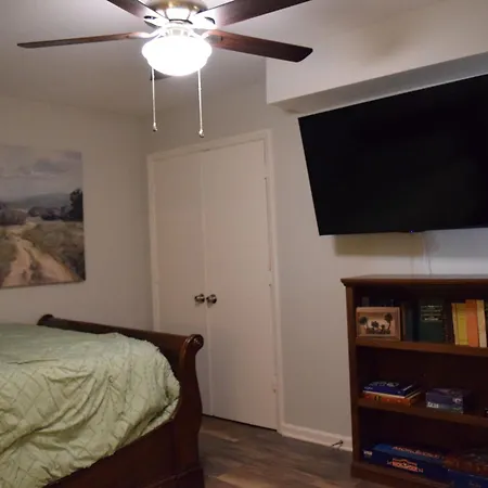 Mint Hill Mystery Manor Apartment *