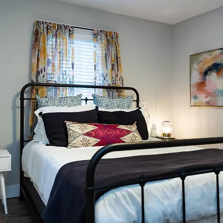 Optimist Abode 3: <7min To Noda-midwood-uptown Apartment *