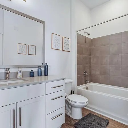 Blue Haven - Pool, Views, Free Parking Apartment Charlotte
