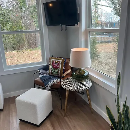 The Little Sugaw House Apartment *