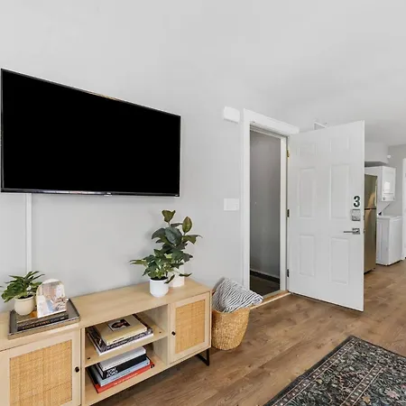 Optimist Abode 3: <7min To Noda-midwood-uptown *