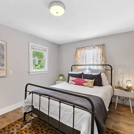 Optimist Abode 3: <7min To Noda-midwood-uptown Apartment Charlotte