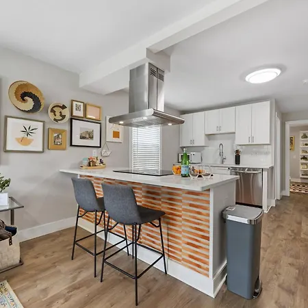 Optimist Abode 2: <7min To Noda-midwood-uptown Apartment *
