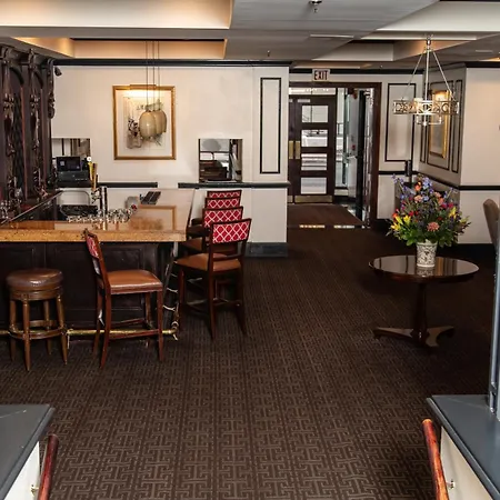Dunhill Hotel