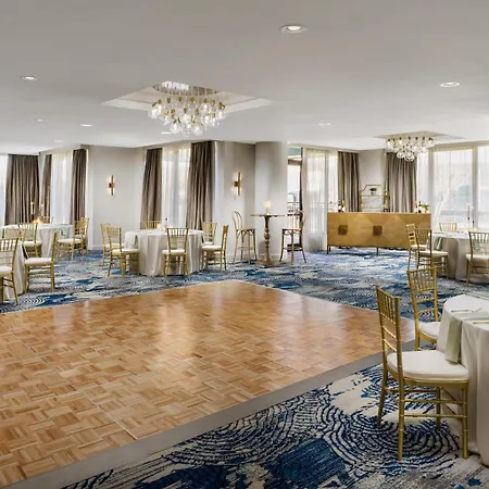 Hilton Place Hotel 3*