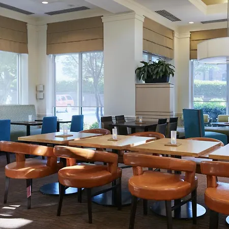 Hilton Garden North 3*