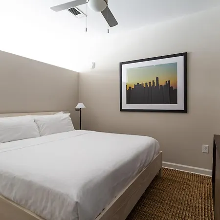 Kasa Freemorewest Charlotte