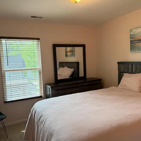 Beautiful Bed And Bath In Homestay Charlotte