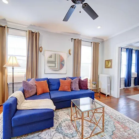 Elegant And Colorful 1br With Covered Porch