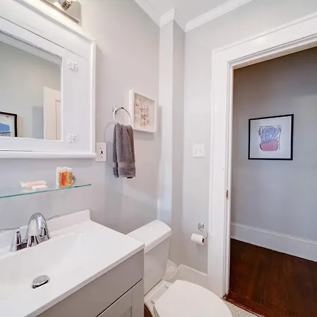 Retro 1br In Elizabeth With Porch & Eclectic Design