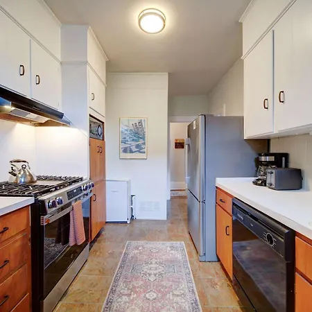 Elegant And Colorful 1br With Covered Porch * Charlotte