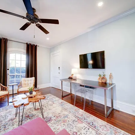 Retro 1br In Elizabeth With Porch & Eclectic Design *