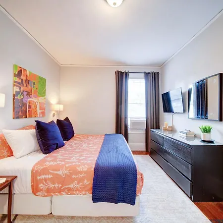 Elegant And Colorful 1br With Covered Porch Holiday home