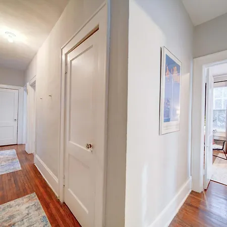 Elegant And Colorful 1br With Covered Porch Holiday home Charlotte