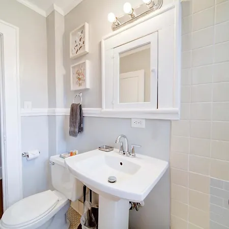 Elegant And Colorful 1br With Covered Porch * Charlotte