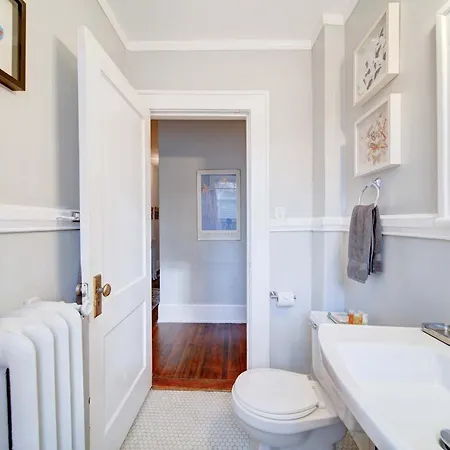 Elegant And Colorful 1br With Covered Porch Charlotte