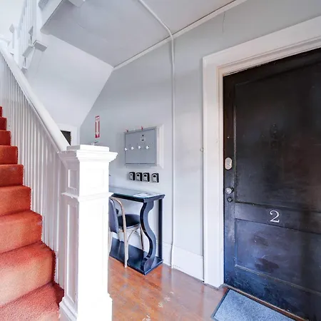 Retro 1br In Elizabeth With Porch & Eclectic Design