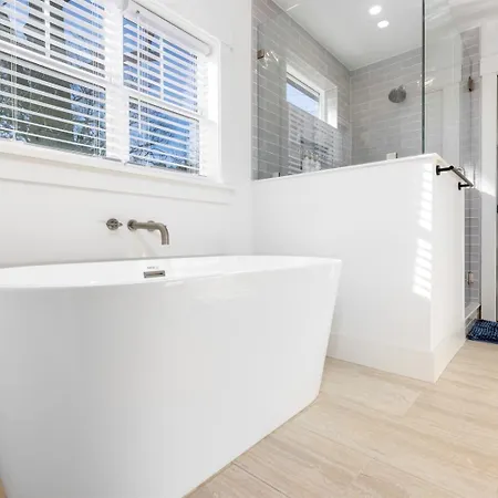 Holiday home Bold Uptown Retreat - Hot Tub - 6 Beds Charlotte
