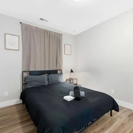 4 Bedroom With Hot Tub, Corn Hole, & Smart Tv! Minutes To Uptown, Airport, Dining And Entertainment - * Charlotte