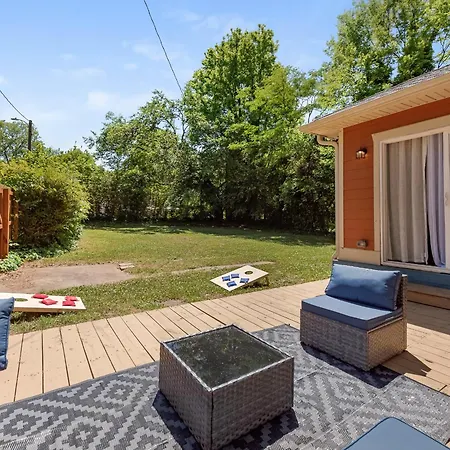 Holiday home 4 Bedroom With Hot Tub, Corn Hole, & Smart Tv! Minutes To Uptown, Airport, Dining And Entertainment - *