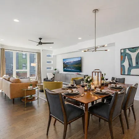 Madmen Loft W Uptown Rooftop Views Holiday home Charlotte