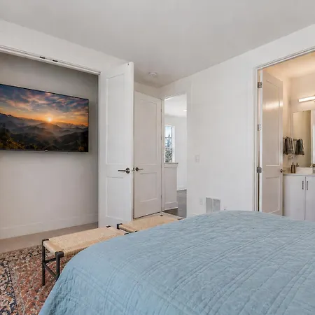 Holiday home Madmen Loft W Uptown Rooftop Views