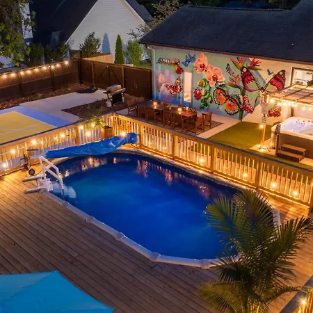 Holiday home Pool Oasis With Hot Tub, Pickleball Court And Games Near Uptown