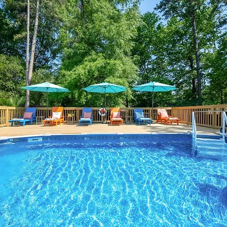 Pool Oasis With Hot Tub, Pickleball Court And Games Near Uptown *