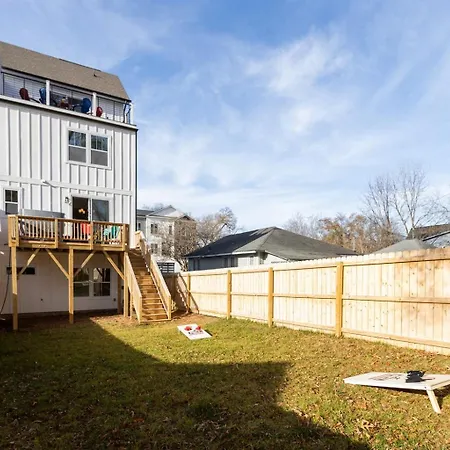 Hot Tub Game Rooftop Fire Pit Uptown Holiday home *