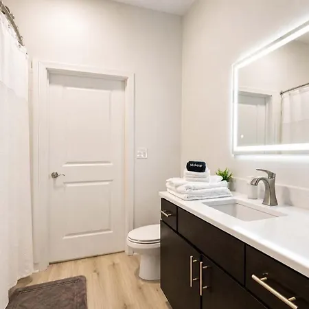 Apartment Urban Comfort 1bd Sleeps 6 Dt 5 Min Gym & Parking