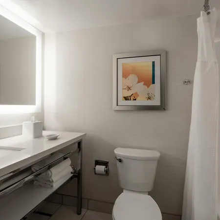 Fairfield & By Marriott Uptown 3*