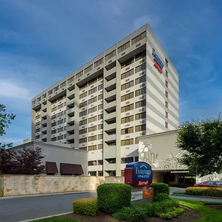 Hotel Fairfield & By Marriott Uptown