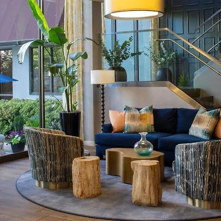 Fairfield & By Marriott Uptown Hotel 3*