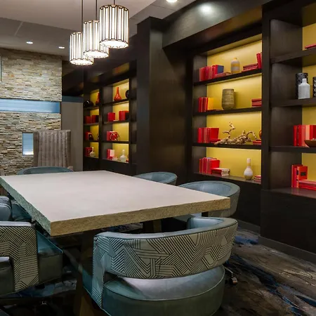 Fairfield & By Marriott Uptown 3*
