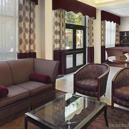 Doubletree By Hilton Airport 4*