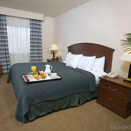 Doubletree By Hilton Charlotte/southpark 3* Charlotte