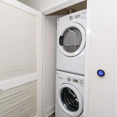Uptown 2br Furnished