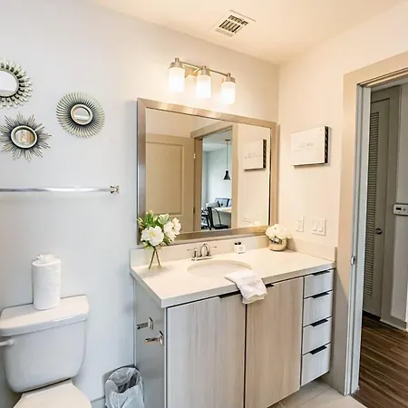 Uptown Furnished Near Boa Stadium Apts Apartment *