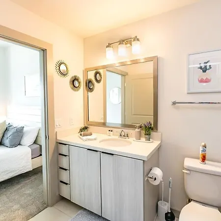 2br Uptown Furnished Near Truist Fields Apts Apartment *