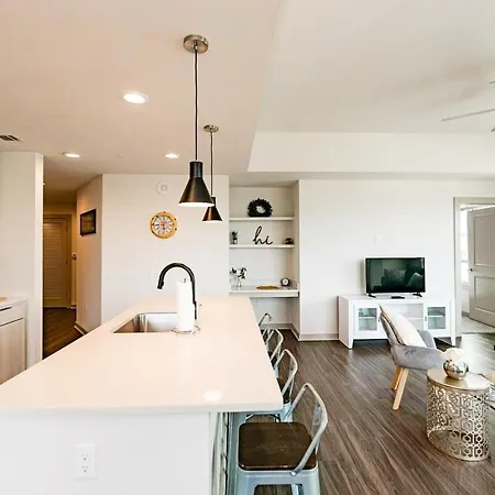 Apartment 2br Uptown Furnished Near Truist Fields Apts Charlotte