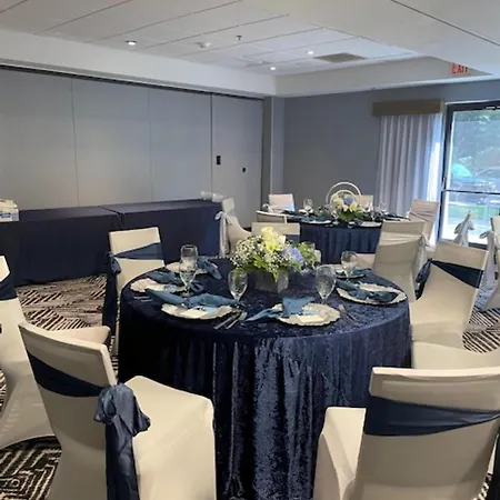 Hyatt Place Airport/lake Pointe Hotel
