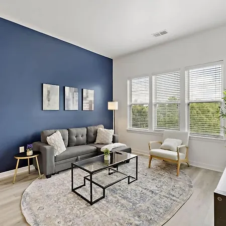 Apartment Stylish, 5 Min To Dt, Parking, Gym , Wd, Sleeps 6 Charlotte