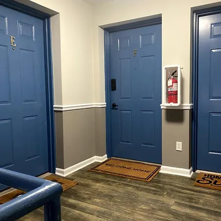 Upscale 2 Queen Beds-2 Bath In Unc Speedway Area Charlotte