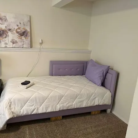 Spacious 4br - 10 Min To Uptown - Yard - Pets Ok