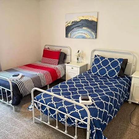 Holiday home Spacious 4br - 10 Min To Uptown - Yard - Pets Ok