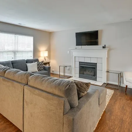 Holiday home Near Uncc! Family Retreat W/ Deck *