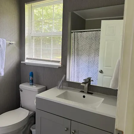 Haven - Uptown/airport Corridor Holiday home