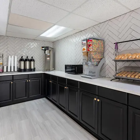 Red Roof -