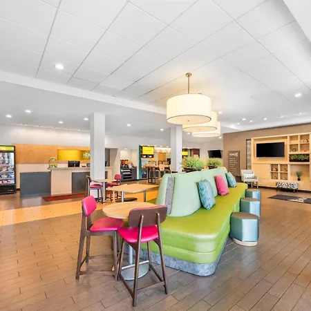 Hotel Home2 By Hilton Airport 3*